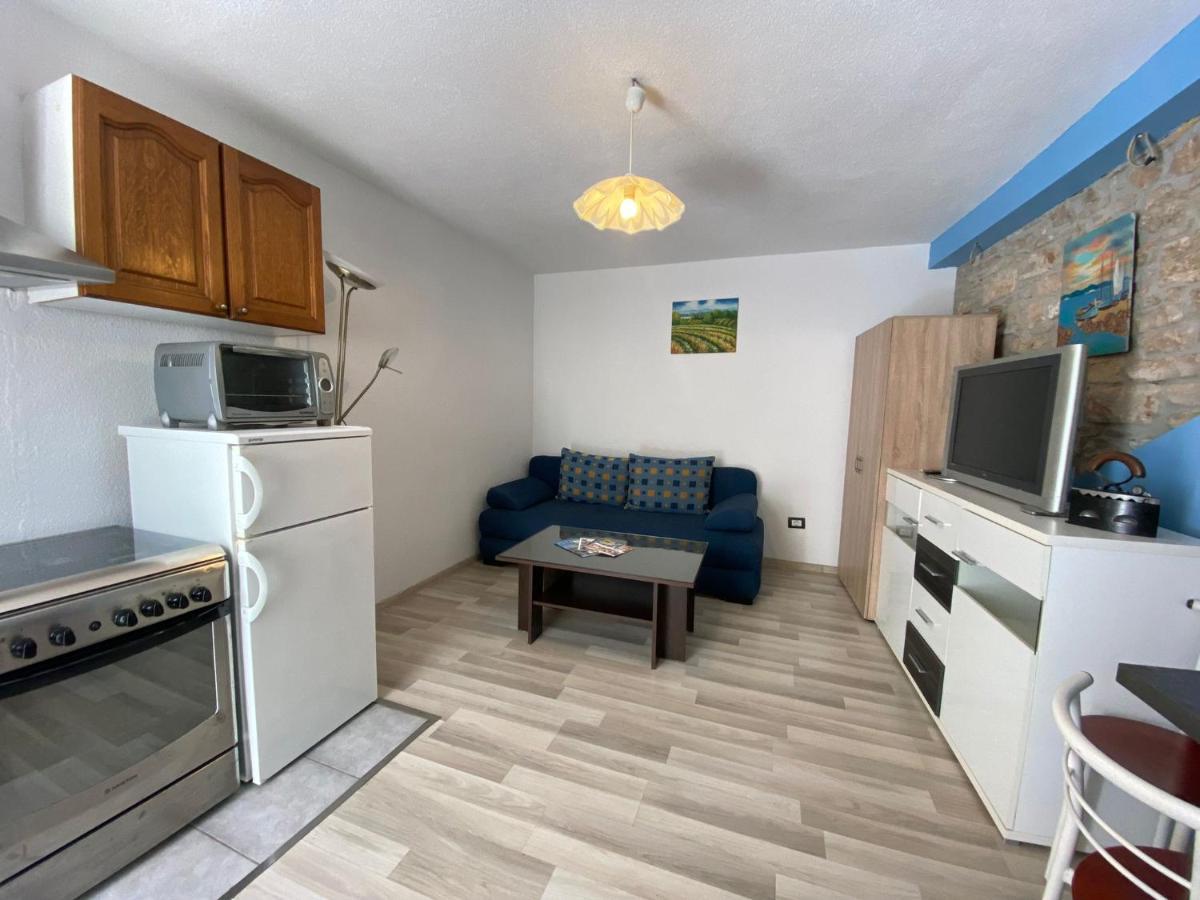 Studio Apartment Elsa Galižana エクステリア 写真